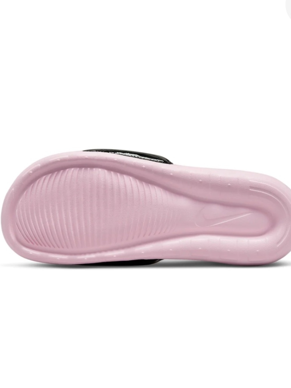 NWT Women’s Nike Victori One Black Pink Foam Slides Size 7 - Picture 4 of 8